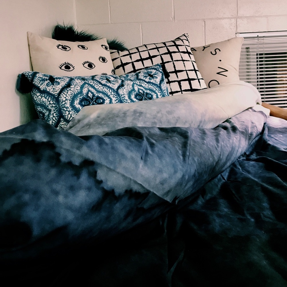 Twin XL Duvet Cover & Pillow Bundle!